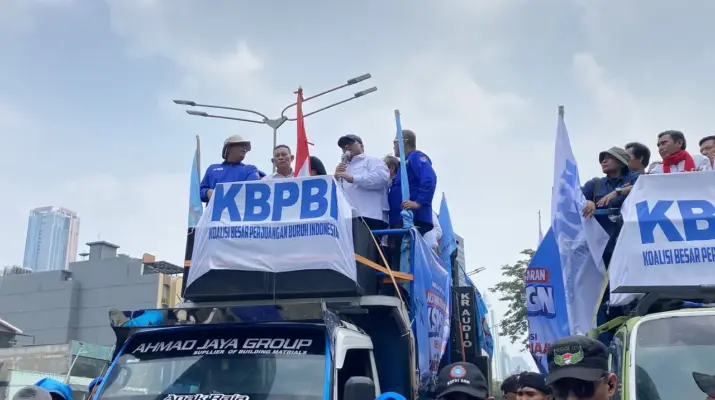 Aksi Buruh di Jakarta Suarakan 11 Tuntutan, Soroti Upah hingga Perlindungan Pekerja