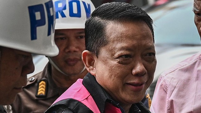 Febrie Adriansyah Dicecar 22 Pertanyaan soal Tan Kian, Tegas Bantah Terima Uang Rp40 Miliar